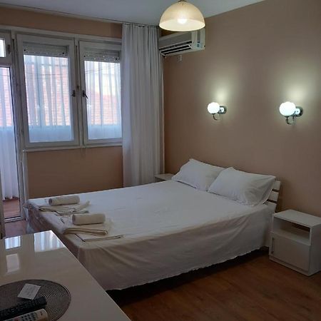 Sea Central Apartment Burgas Esterno foto