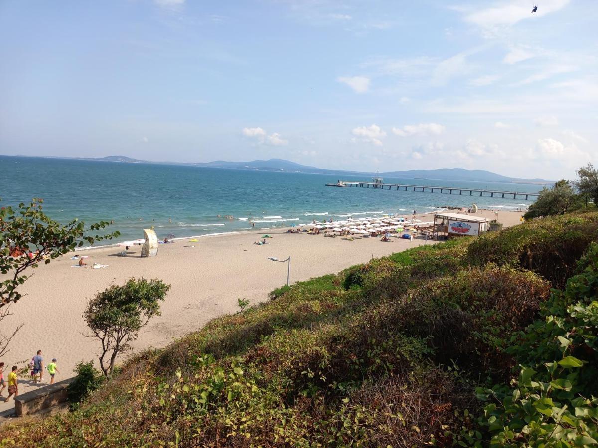 Sea Central Apartment Burgas Esterno foto