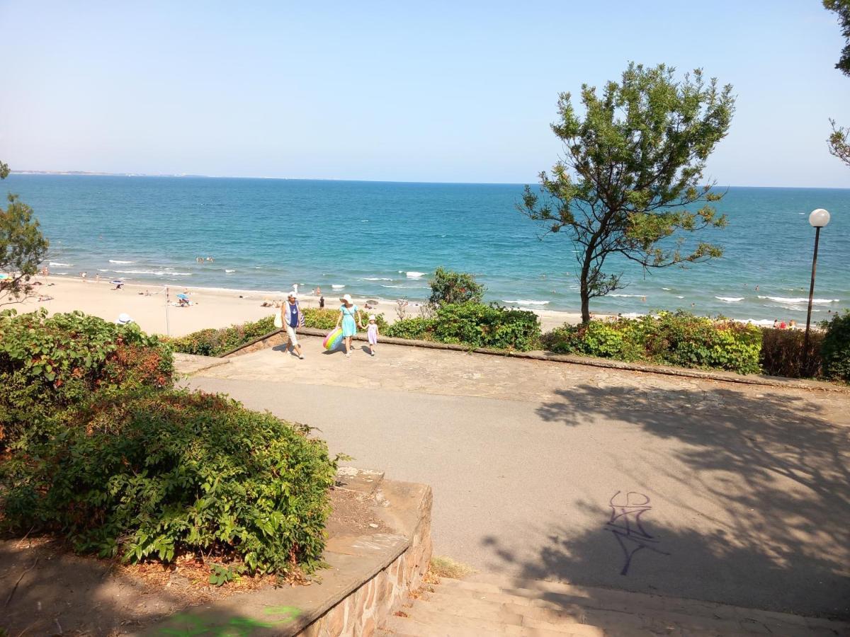 Sea Central Apartment Burgas Esterno foto