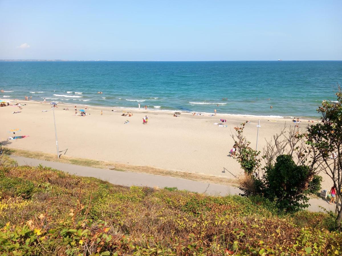 Sea Central Apartment Burgas Esterno foto