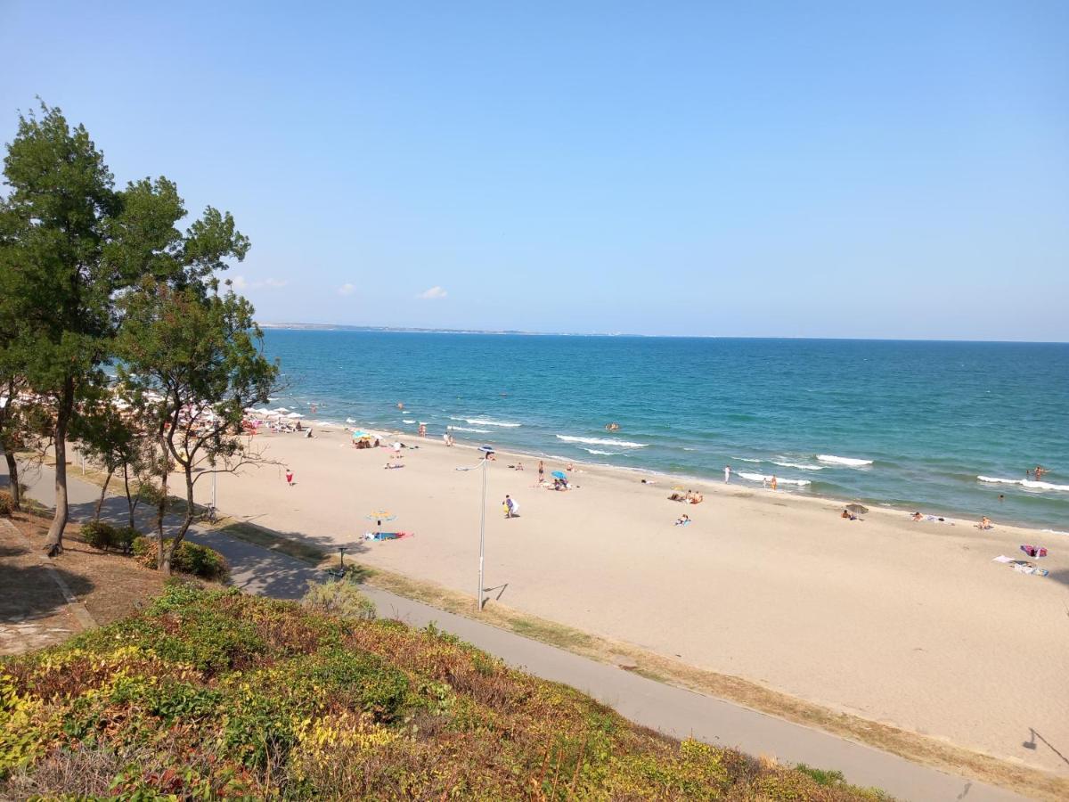 Sea Central Apartment Burgas Esterno foto